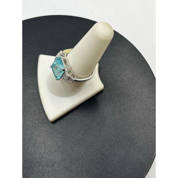 Designer Sterling Silver Emerald Cut Stimulated Blue CZ Stone Solitaire Ring 8.5 - Picture 6 of 13
